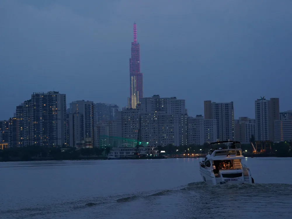 Theo Sở Du lịch, tour du thuyền sẽ có giá thành khoảng 5.000.000đ - 10.000.000/1 khách trong 3 giờ (chưa bao gồm các dịch vụ khác). Theo Sở Du lịch, tour du thuyền sẽ có giá thành khoảng 5.000.000đ - 10.000.000/1 khách trong 3 giờ (chưa bao gồm các dịch vụ khác).