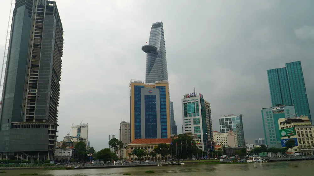 Tòa nhà Bitexco từ góc nhìn du thuyền. Tòa nhà Bitexco từ góc nhìn du thuyền.