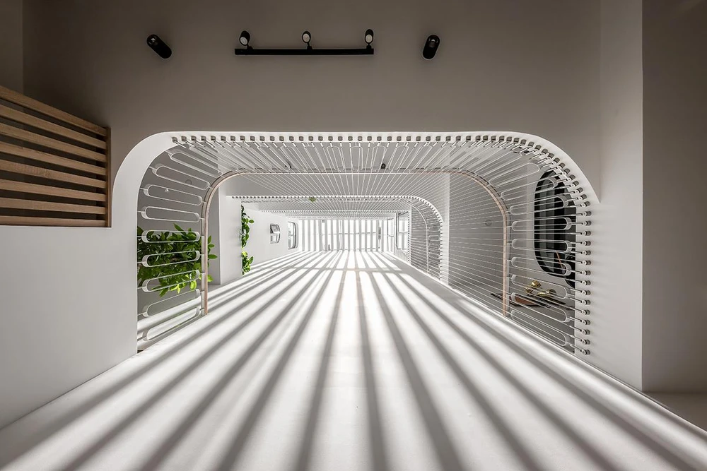 Khoảng thông tầng từ vị trí bếp có thể kết nối với các tầng phía trên .