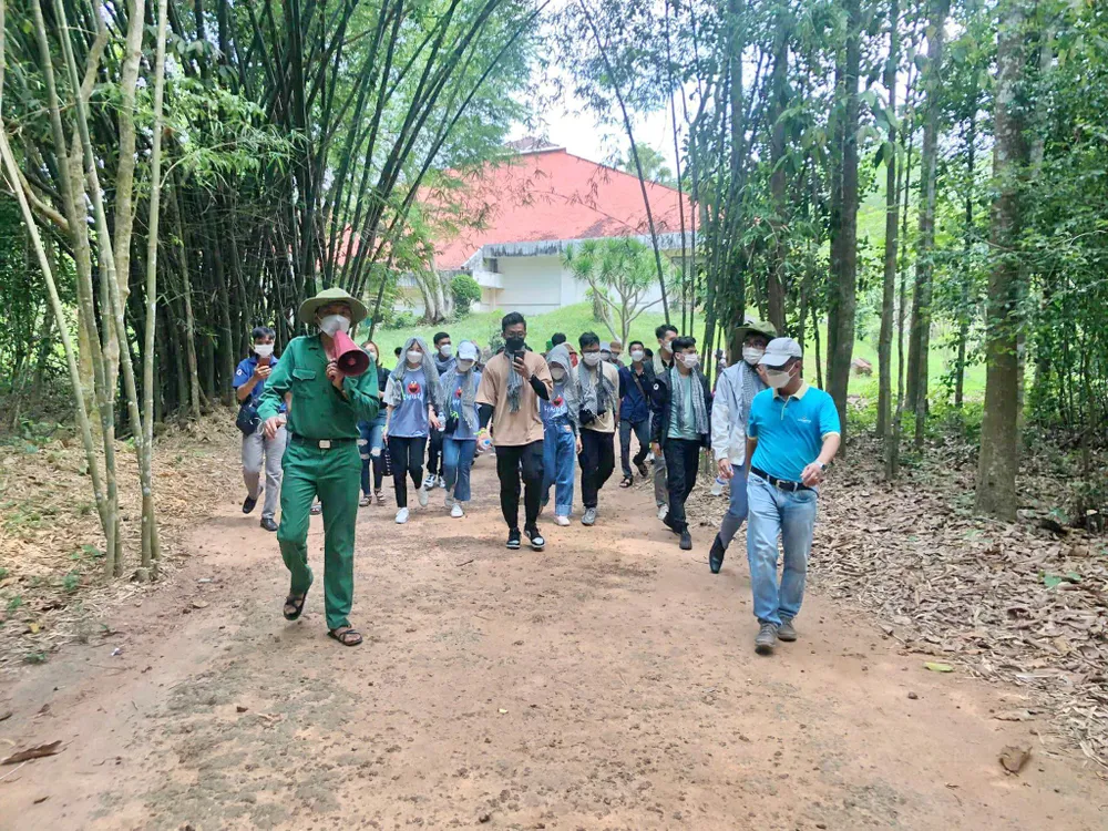 Nhiều tour du lịch với giá ưu đãi tại TP HCM cũng được giới thiệu tới du khách.