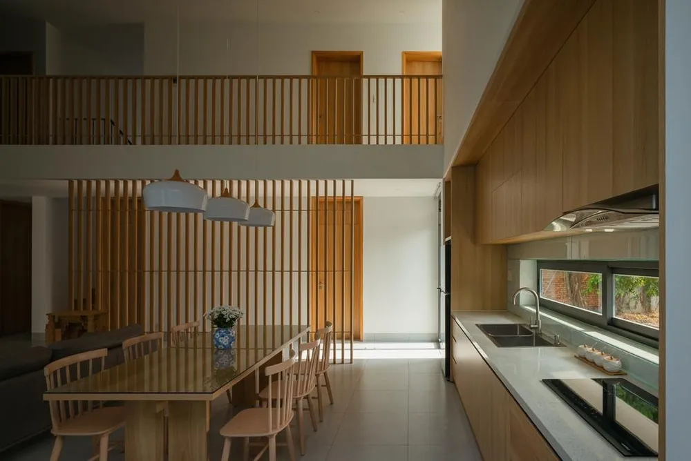 Hầu hết không gian trong nhà đều đón nhận được ánh sáng tự nhiên.