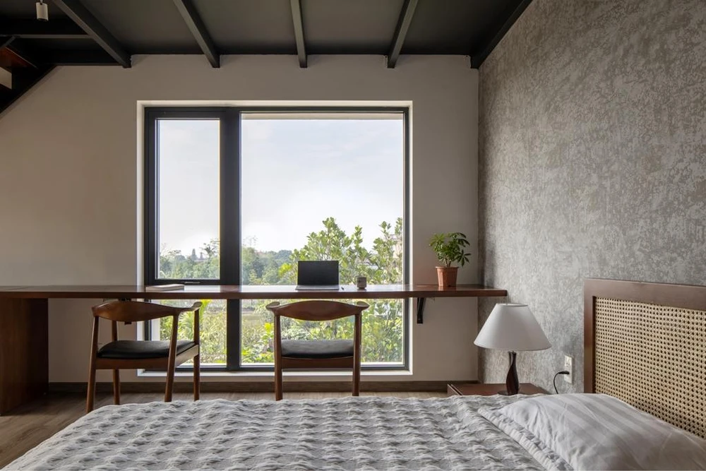 Phòng ngủ nhỏ nằm trong phòng ngủ của bố mẹ nên rất dễ dàng cho bố mẹ quản lý và tương tác với con cái.