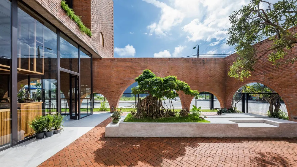 Với công trình này, kiến trúc sư không dùng các bức tường để ngăn cách không gian chức năng như bình thường.