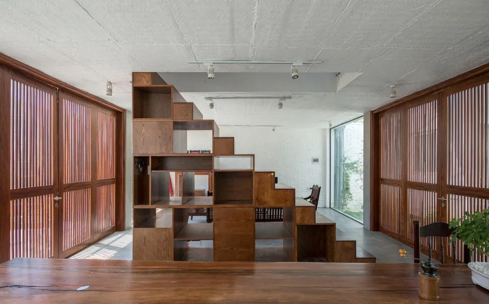 Phòng khách được bố trí một gian riêng.