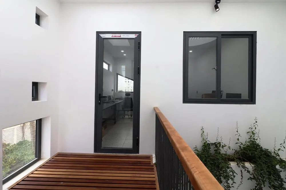 Các yếu tố nắng, thông gió tự nhiên, cây xanh trở thành điều tất yếu khi tổ chức không gian sống hiện đại.