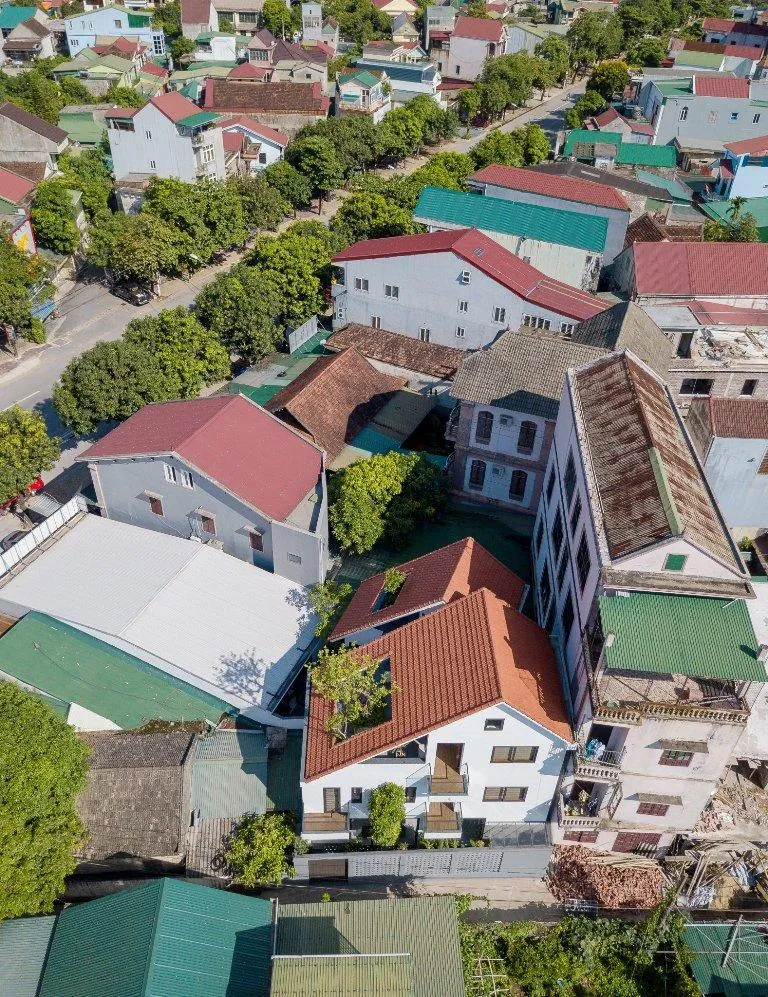 A.House là một công trình nhà ở tiếp nối chuỗi công trình mang âm hưởng kiến trúc thuần Việt đương đại ba gian của kiến trúc sư.