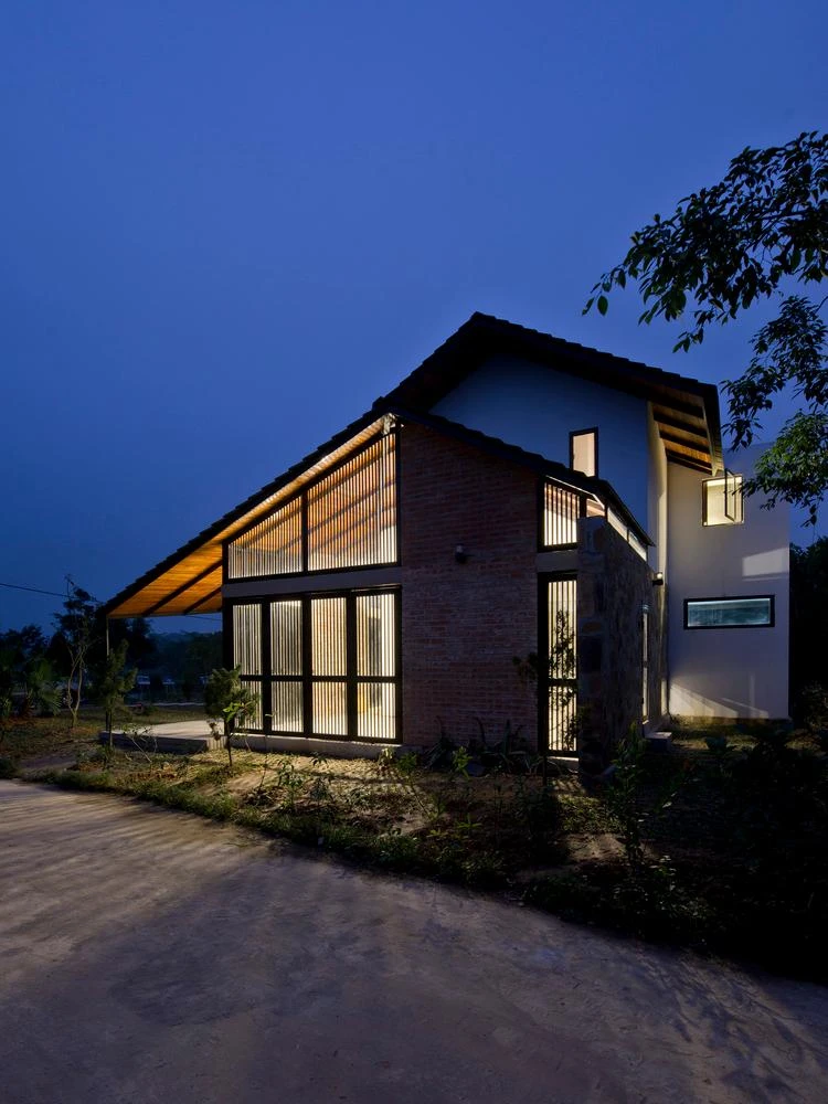 Nhìn từ xa, công trình có dáng dấp của kiến trúc Nhật Bản.