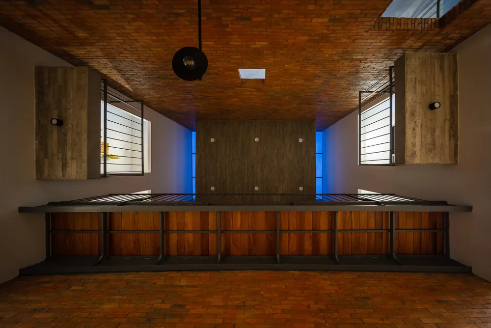 Gia chủ muốn không gian sống gần gũi với thiên nhiên, kiến trúc sư sử dụng vật liệu mang màu sắc của thiên nhiên.