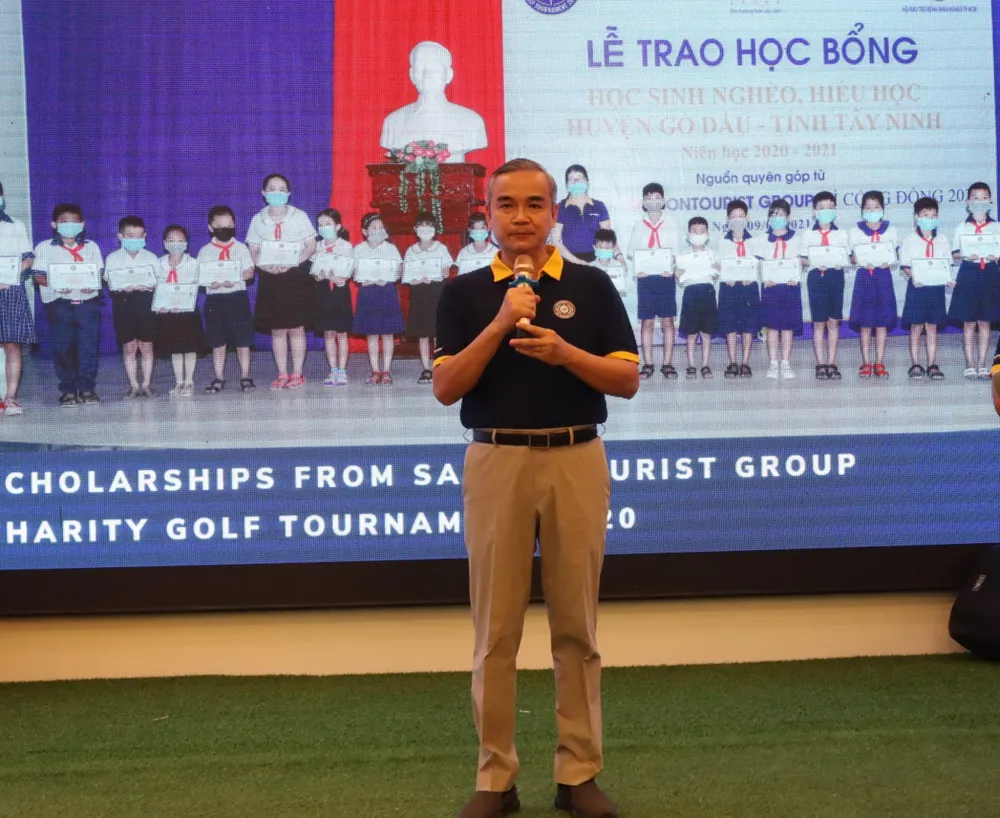 Ông Võ Anh Tài phát biểu tại lễ trao giải golf.
