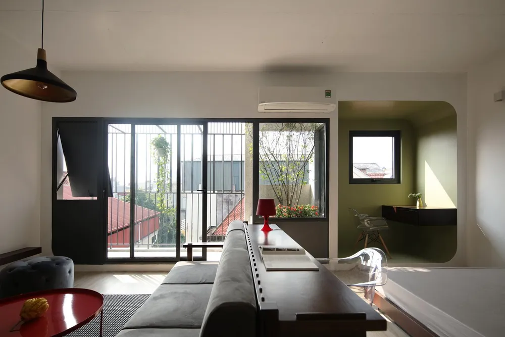 Từ tầng hai đến tầng bảy có nhiều loại hình căn hộ khác nhau. Trên tầng hai và tầng ba có các studio quy mô nhỏ.