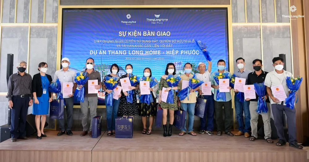 Thang Long Real Group bàn giao sổ hồng cho cư dân tại dự án Thang Long Home - Hiệp Phước. Thang Long Real Group bàn giao sổ hồng cho cư dân tại dự án Thang Long Home - Hiệp Phước.