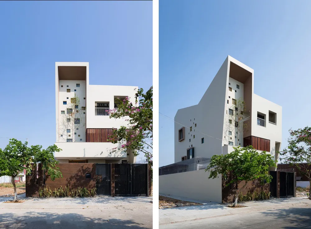 Căn nhà mang tên 2H House nằm trên khu đất có diện tích 175 m2, thuộc khu đô thị mới Thạnh Mỹ Lợi, TP Thủ Đức (quận 2 cũ), TP.HCM. Ngôi nhà được thiết kế cho một đôi vợ chồng trẻ có hai con trai nhỏ. Căn nhà mang tên 2H House nằm trên khu đất có diện tích 175 m2, thuộc khu đô thị mới Thạnh Mỹ Lợi, TP Thủ Đức (quận 2 cũ), TP.HCM. Ngôi nhà được thiết kế cho một đôi vợ chồng trẻ có hai con trai nhỏ.