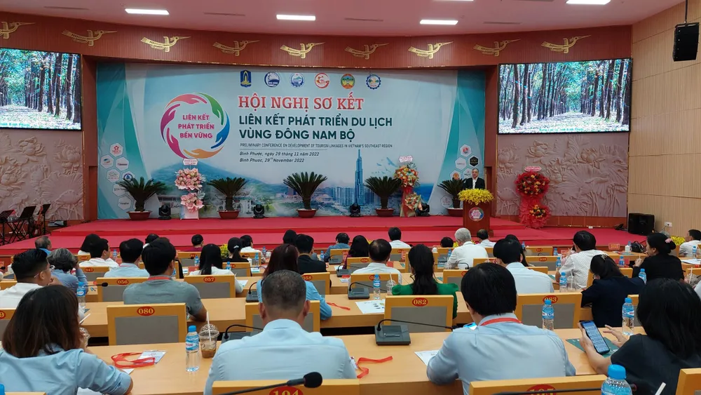 Hội nghị sơ kết liên kết hợp tác phát triển du lịch vùng Đông Nam Bộ giai đoạn 2020-2025 tại tỉnh Bình Phước. Hội nghị sơ kết liên kết hợp tác phát triển du lịch vùng Đông Nam Bộ giai đoạn 2020-2025 tại tỉnh Bình Phước.