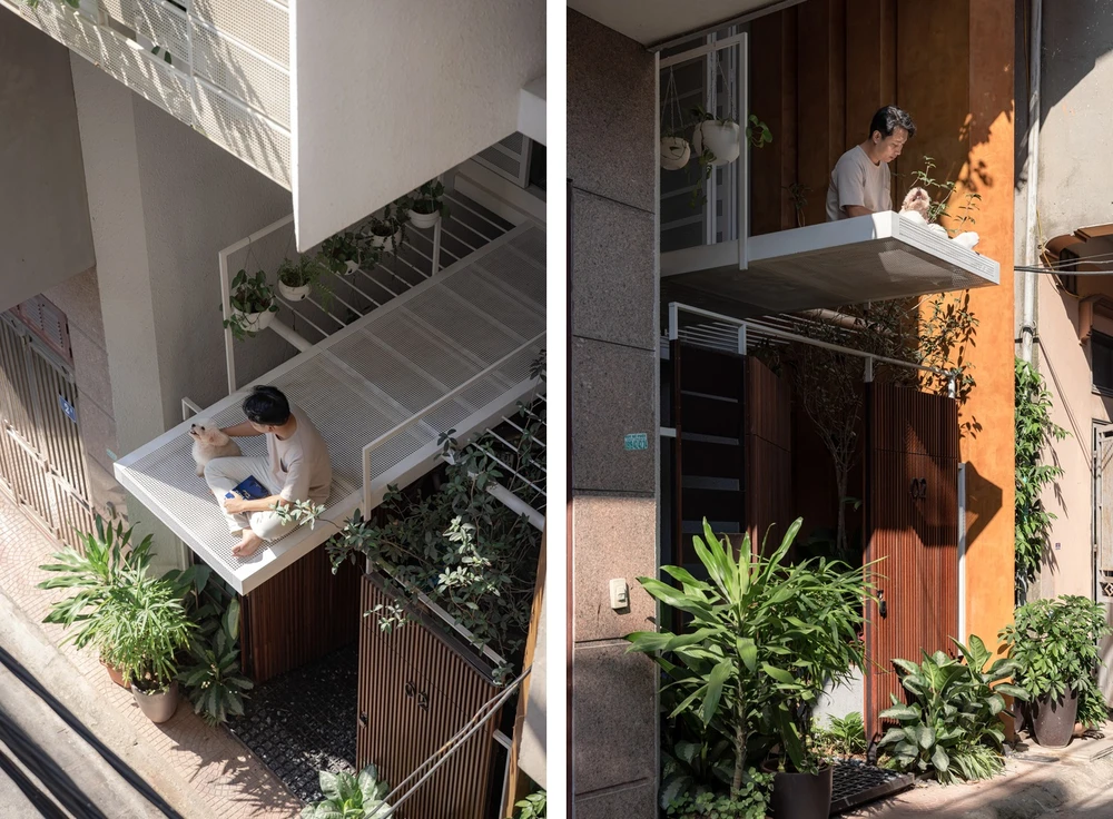 Kiến trúc sư đã thiết kế cây cầu nhỏ màu trắng ở mặt tiền làm điểm nhấn.