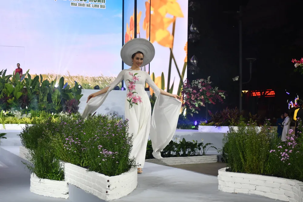 BST của NTK Linh Bùi.