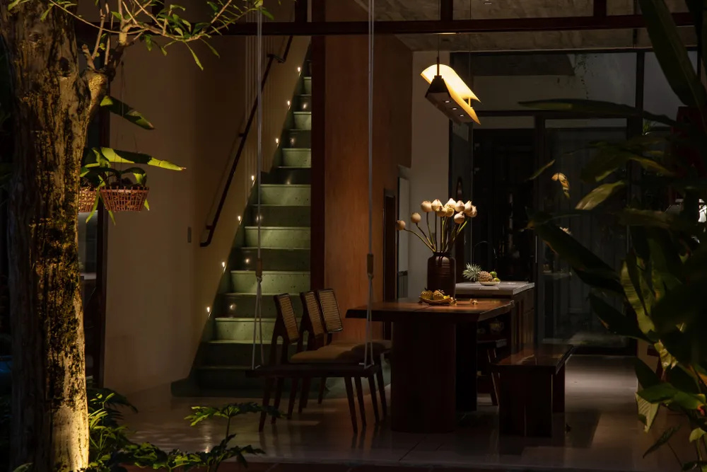 Mỗi không gian trong nhà đều toát lên nét nổi bật của kiến trúc nhà ở truyền thống Tây Nam Bộ.