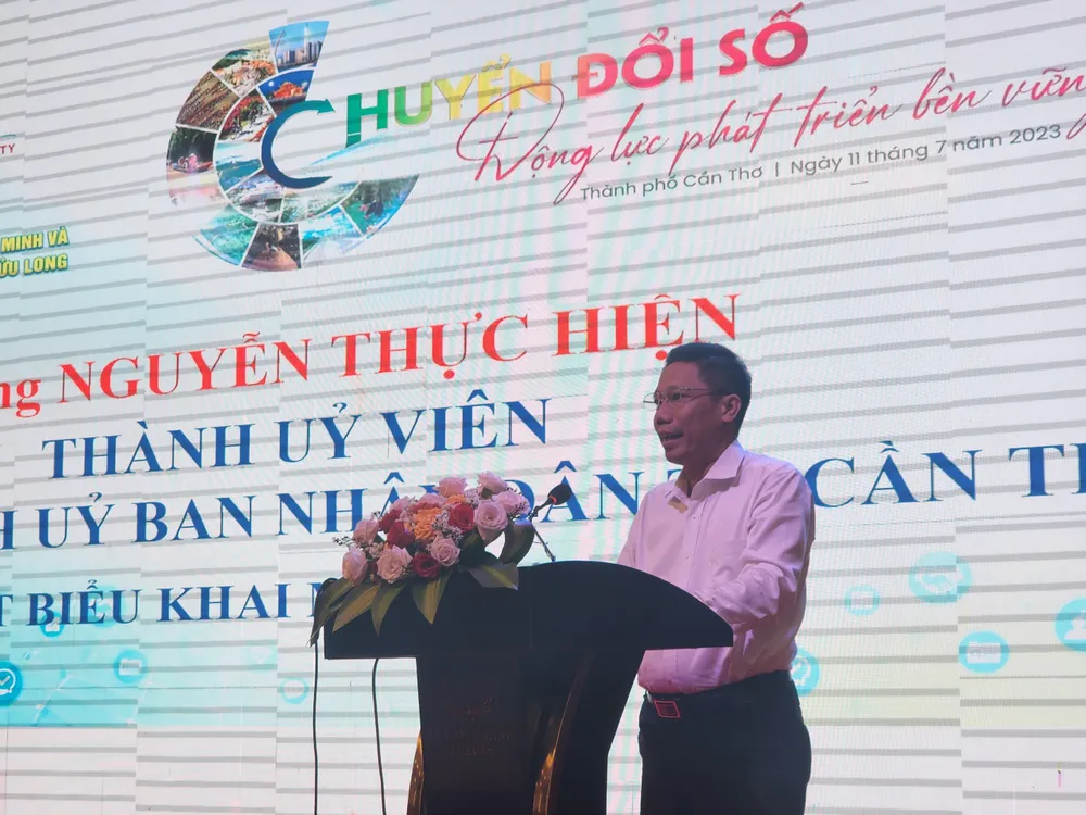 Ông Nguyễn Thực Hiện, Phó Chủ tịch UBND TP Cần Thơ phát biểu tại diễn đàn. Ảnh: THU TRINH.