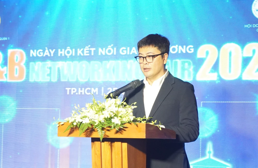 Ông Nguyễn Duy An, Phó Chủ tịch UBND quận 1 phát biểu.