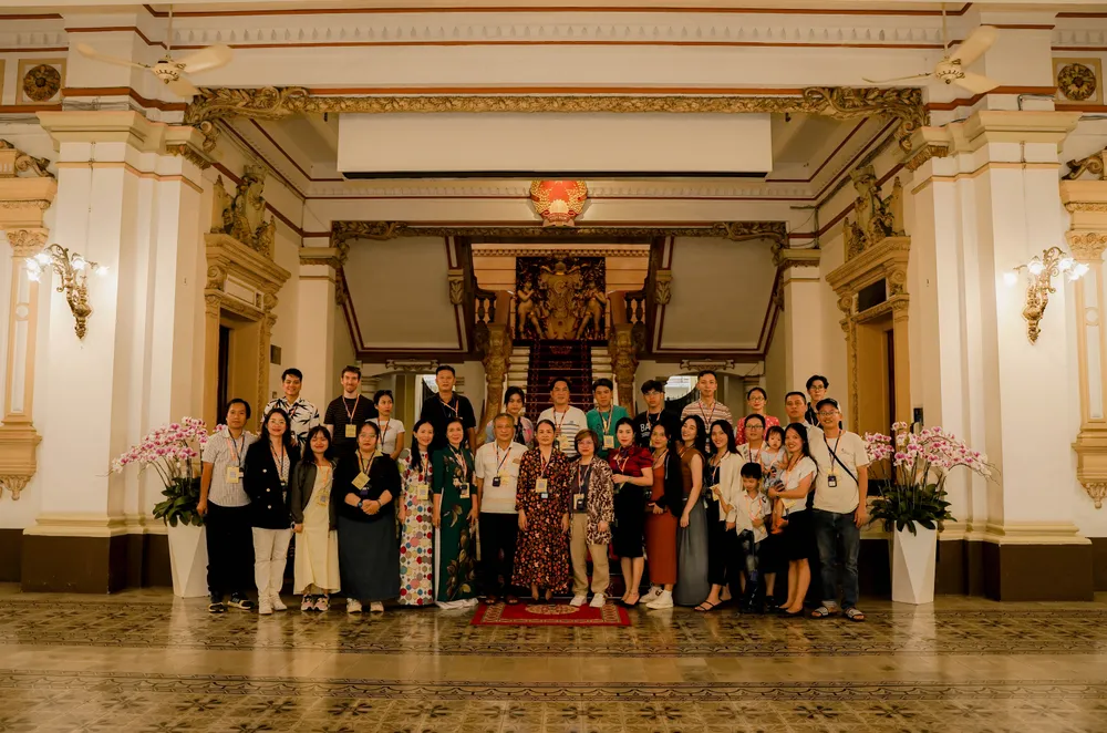 Đoàn khách tham quan trụ sở HĐND, UBND TP.HCM vào dịp lễ 30-4 và 1-5. Đoàn khách tham quan trụ sở HĐND, UBND TP.HCM vào dịp lễ 30-4 và 1-5.