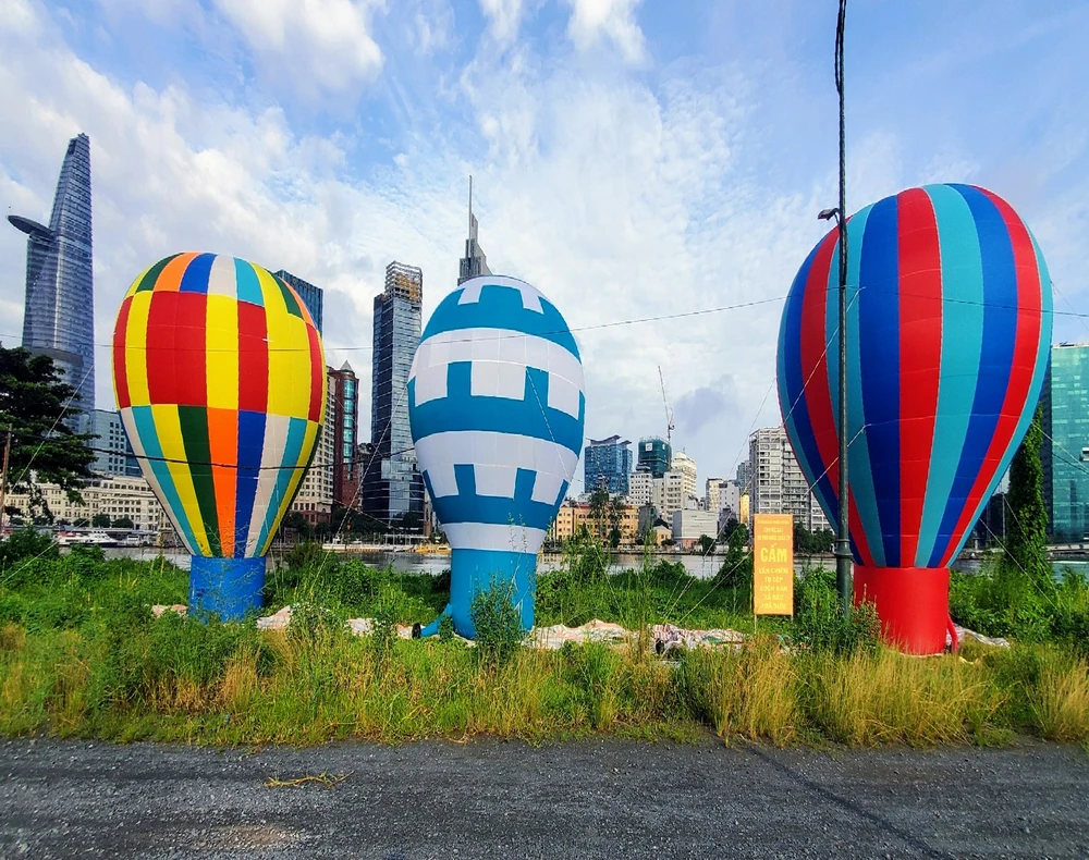 Sẵn sàng để thả khinh khí cầu dịp lễ 2-9 tại TP.HCM ảnh 5