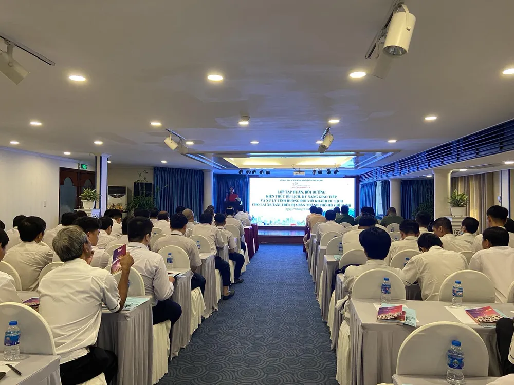 TP.HCM tổ chức lớp bồi dưỡng ngắn hạn cho đội ngũ tài xế taxi. IMG_1458.JPG