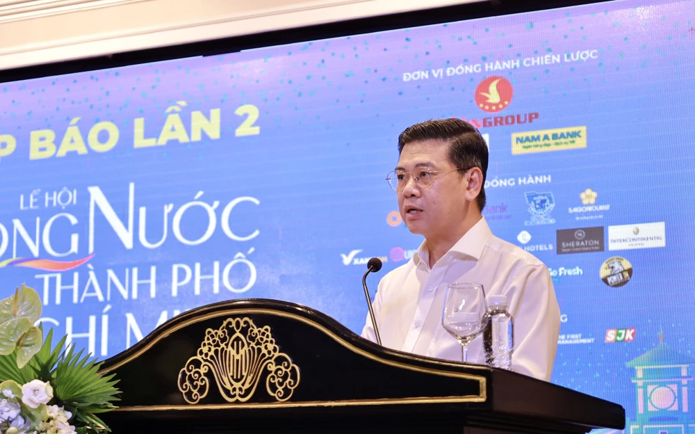 Ông Nguyễn Văn Dũng, Phó Chủ tịch UBND TP.HCM phát biểu tại buổi họp báo lần 2 của lễ hội sông nước TP.HCM. Ảnh: DI LINH. le-hoi-song-nuoc-3.jpg