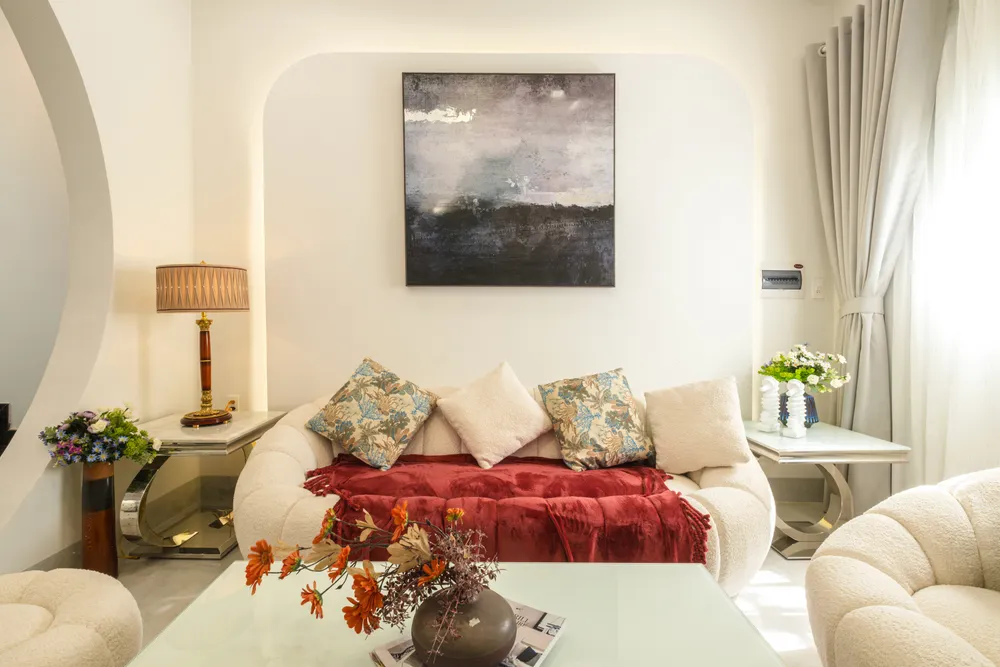 Ngoài ra, kiến trúc sư cũng đưa cũng sẽ đưa những đường cong mềm mại vào không gian chính như phòng khách, phòng ăn...của ngôi nhà ở Bình Dương này.