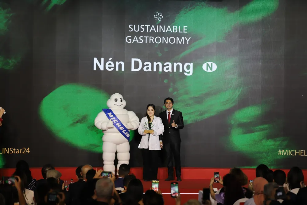 Đà Nẵng là điểm đến mới được bổ sung trong lần công bố thứ 2 của Michelin Guide. Trong ảnh: Nén Danang là nhà hàng đầu tiên đạt giải sao xanh ở Việt Nam. Ảnh: TT. gan-mot-sao-michelin-3.jpg