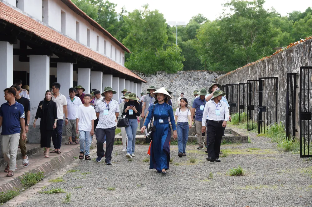 Nhu cầu du lịch vào mùa hè tăng cao. Ảnh: TT. tour-du-lich-4.JPG