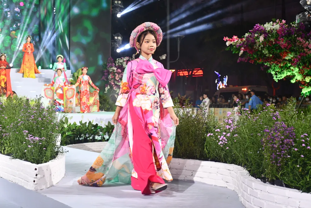 Lễ hội Áo dài TP.HCM là một trong những sự kiện văn hóa - du lịch thường niên. Ảnh: TT. khach-quoc-te-2.JPG