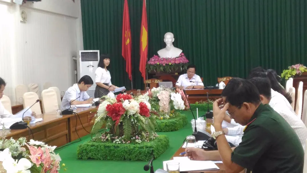 Quang cảnh buổi góp ý dự thảo Luật Cảnh vệ tại đoàn ĐBQH TP Cần Thơ ngày 12-10. Ảnh:N.NAM