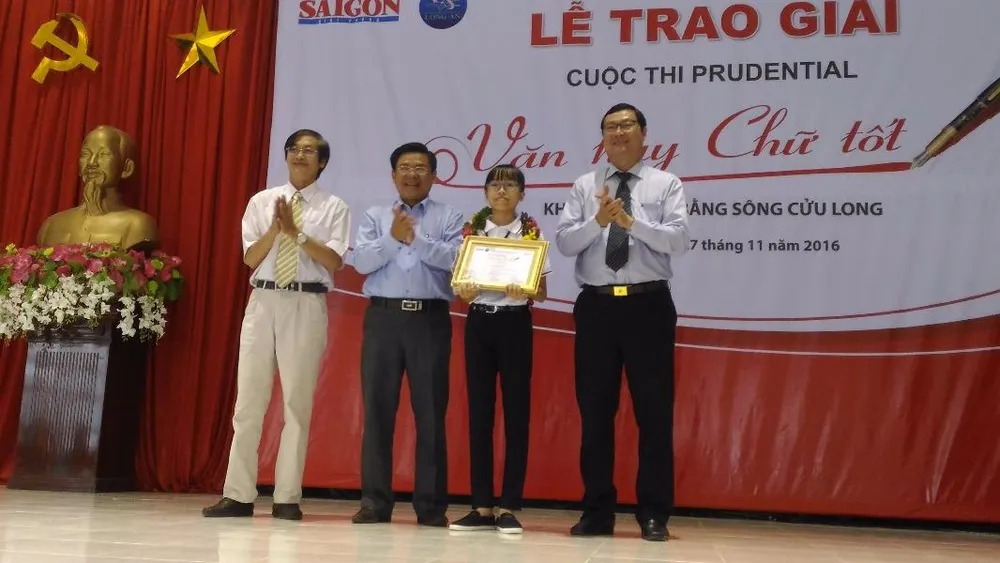 Giải nhất khối 6-7 thuộc về em Đỗ Thúy Quỳnh học sinh Trường THCS Lê Hồng Phong (Sóc Trăng). Ảnh: N.NAM