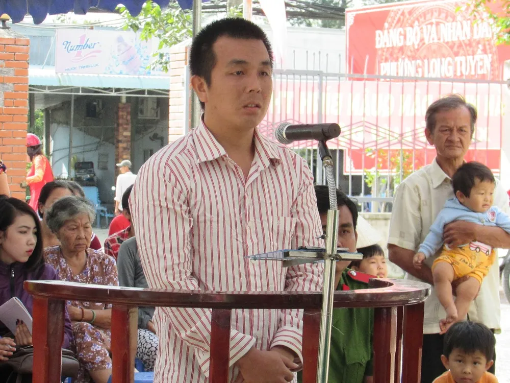 Choảng nhau khi nhậu, ra tòa mới thương nhau ảnh 1