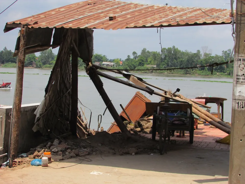 Hiện trường vụ sạt lở tại An Giang ảnh 5 Hiện trường vụ sạt lở tại An Giang ảnh 5