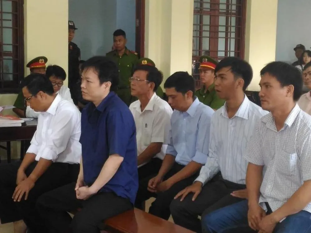 Cần Thơ: 3 cán bộ Agribank hầu tòa vì hơn 300 tỉ