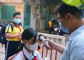 TP.HCM: Trường học dồn lịch kiểm tra 'chạy' COVID-19