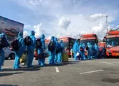 Chiều 22-8, 309 người dân Cần Thơ ở TP.HCM đã lên xe trở về quê 