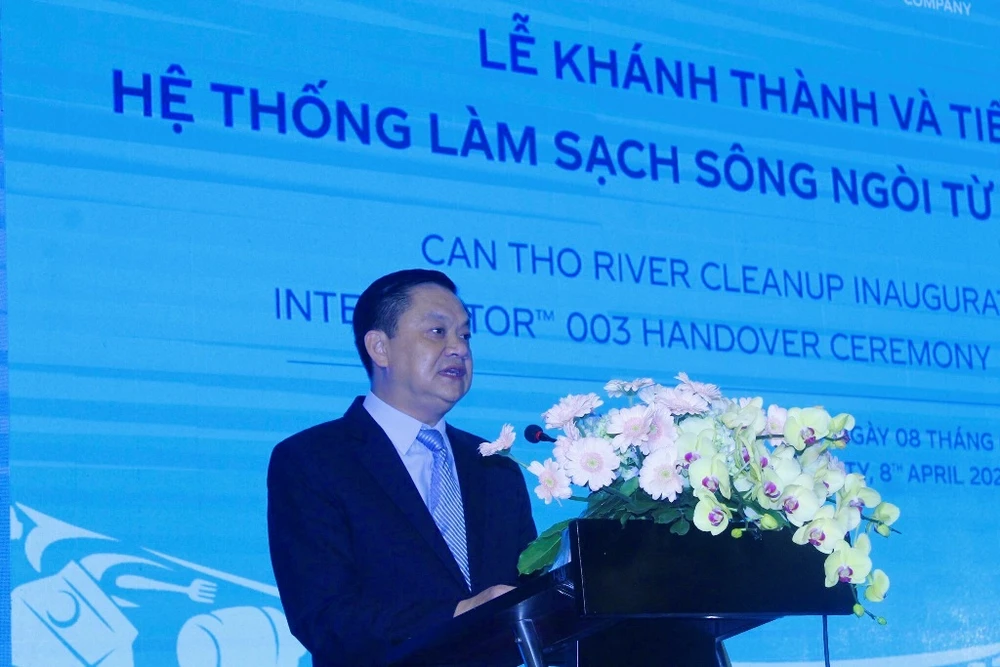 Phó Chủ tịch UBND TP Cần Thơ Dương Tấn Hiển phát biểu tại buổi Lễ. Ảnh: NHẪN NAM