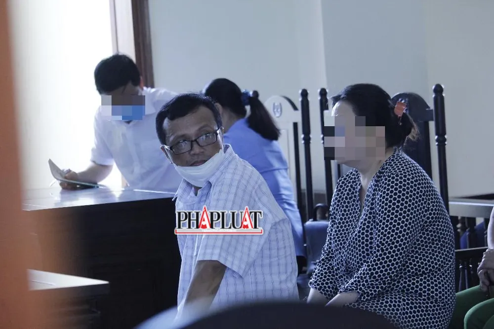 Bị cáo Tùng tại tòa ngày 20-5. Ảnh: NHẪN NAM