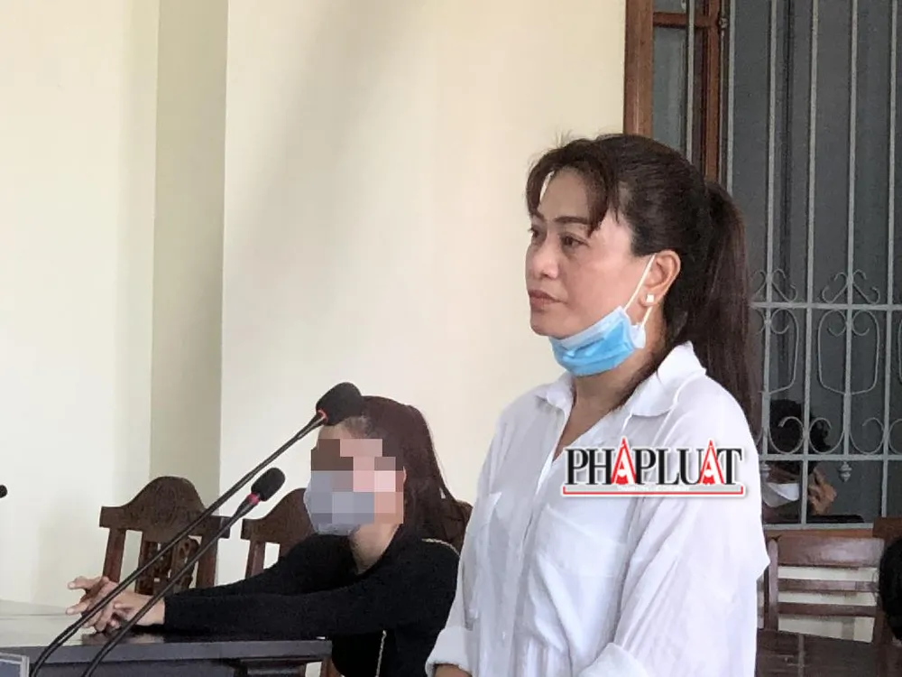 Bị cáo Tuyền tại tòa ngày 15-6. Ảnh: NHẪN NAM Bị cáo Tuyền tại tòa ngày 15-6. Ảnh: NHẪN NAM