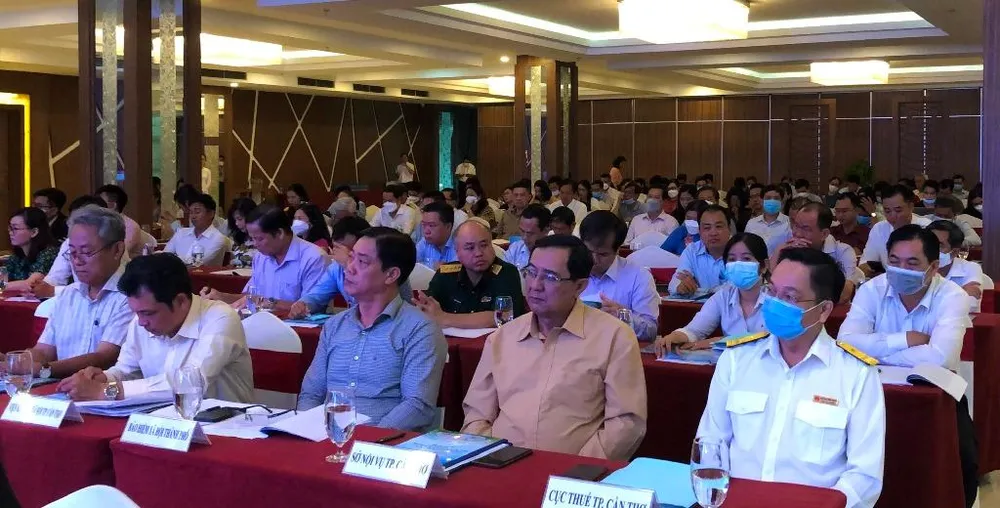 Đại diện các sở, ngành của TP và rất đông doanh nghiệp đã tới dự hội nghị. Ảnh: NHẪN NAM