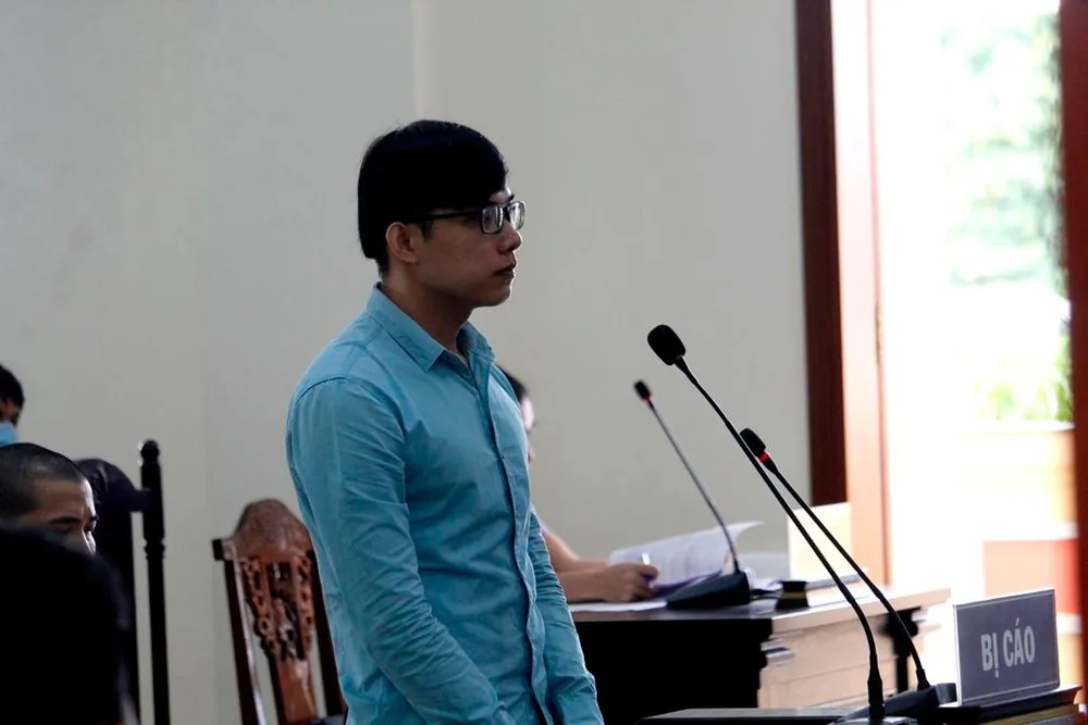 Bị cáo Tạ Hoàng Huyên tại tòa ngày 10-8. Ảnh: NHẪN NAM