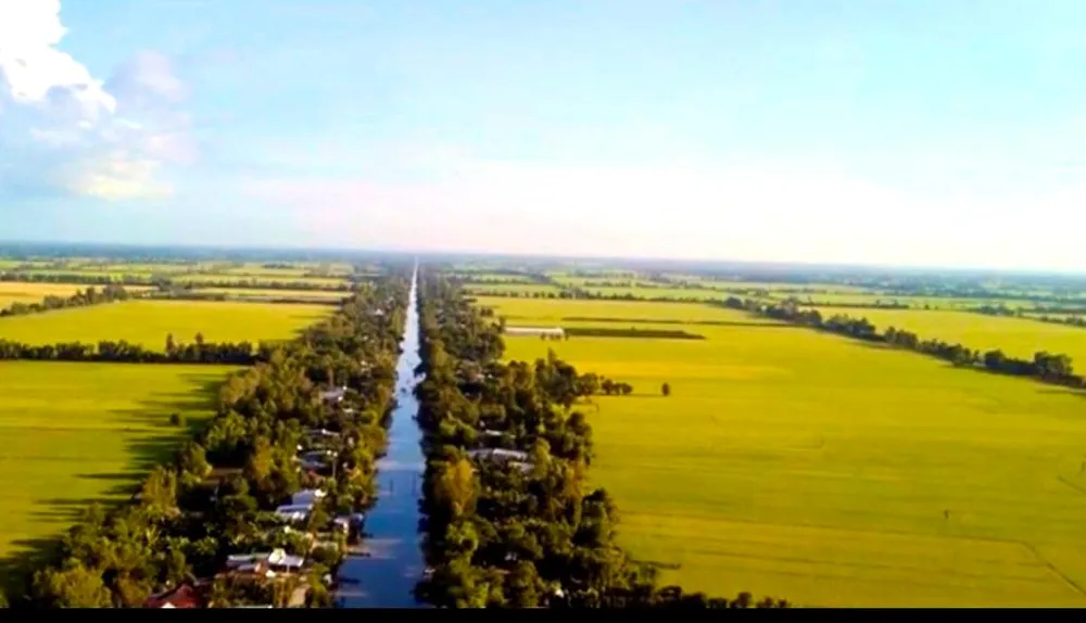 Kênh Ông Cò là một trong bốn dòng kênh sẽ được cải tạo trong Dự án Hệ thống thủy lợi tạo nguồn Bắc Cái Sắn. Ảnh: Vlognews Phạm Văn Tuấn Kênh Ông Cò là một trong bốn dòng kênh sẽ được cải tạo trong Dự án Hệ thống thủy lợi tạo nguồn Bắc Cái Sắn. Ảnh: Vlognews Phạm Văn Tuấn