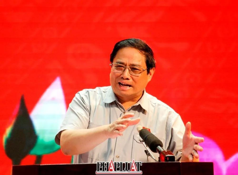 Thủ tướng trả lời một số ý kiến cử tri Cần Thơ tại buổi tiếp xúc ngày 13-10. Ảnh: NHẪN NAM Thủ tướng trả lời một số ý kiến cử tri Cần Thơ tại buổi tiếp xúc ngày 13-10. Ảnh: NHẪN NAM