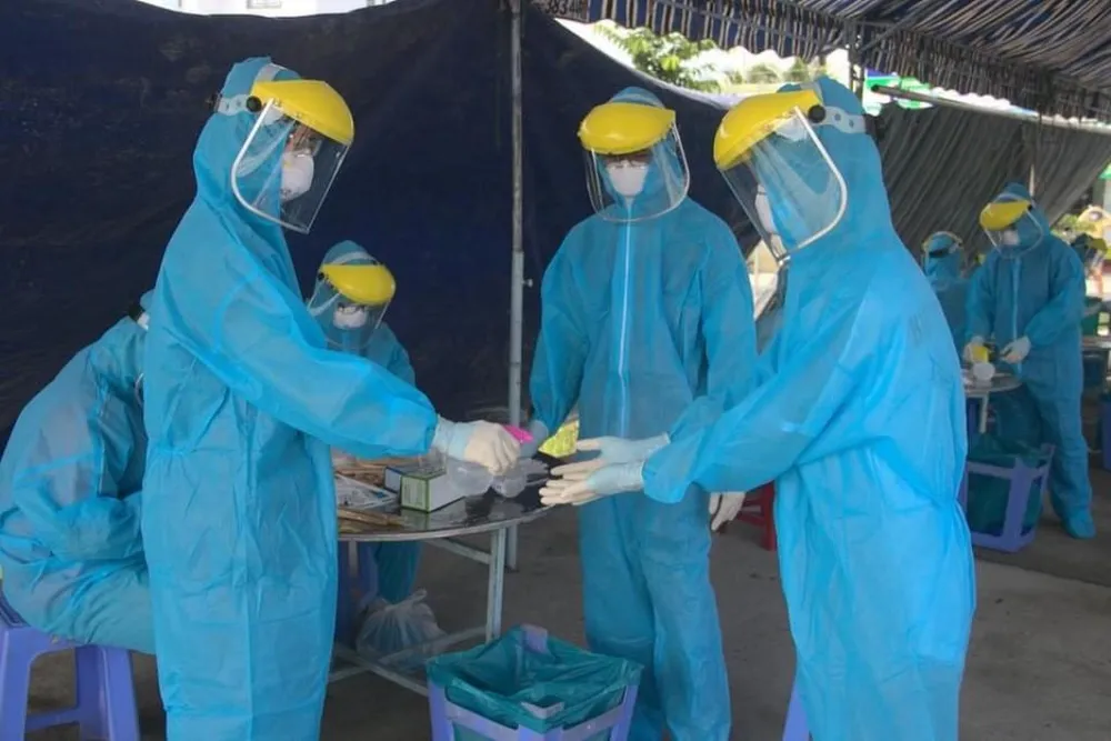 Nhân viên y tế công lập nghỉ việc có nguyên nhân chính là do áp lực, trách nhiệm công việc ngày càng cao. Ảnh minh họa của CTV Nhân viên y tế công lập nghỉ việc có nguyên nhân chính là do áp lực, trách nhiệm công việc ngày càng cao. Ảnh minh họa của CTV