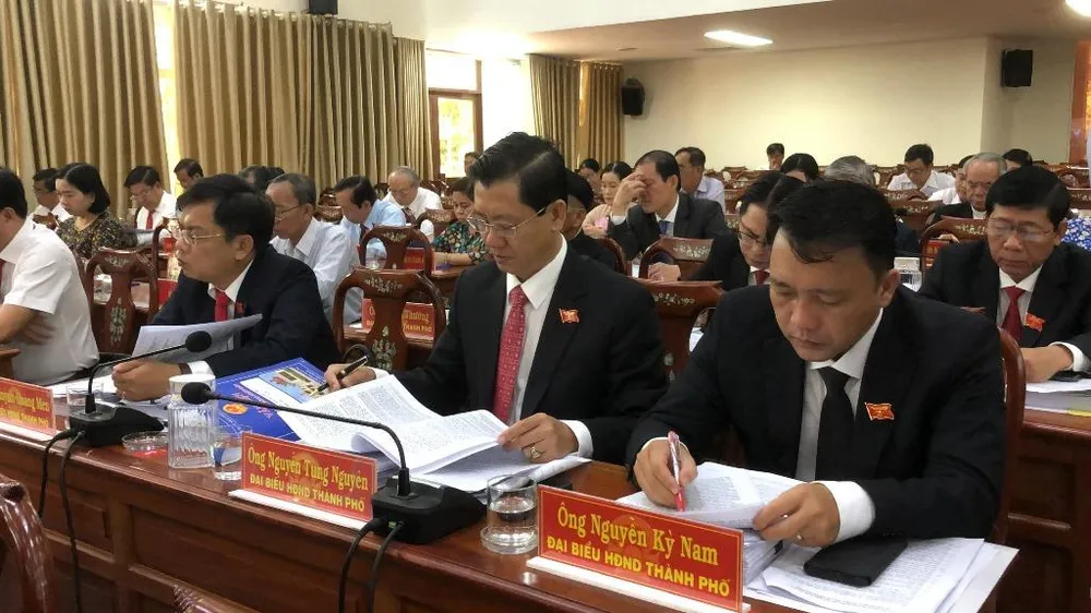 Các đại biểu tham dự kỳ họp HĐND TP Cần Thơ cuối năm 2022. Ảnh: NHẪN NAM