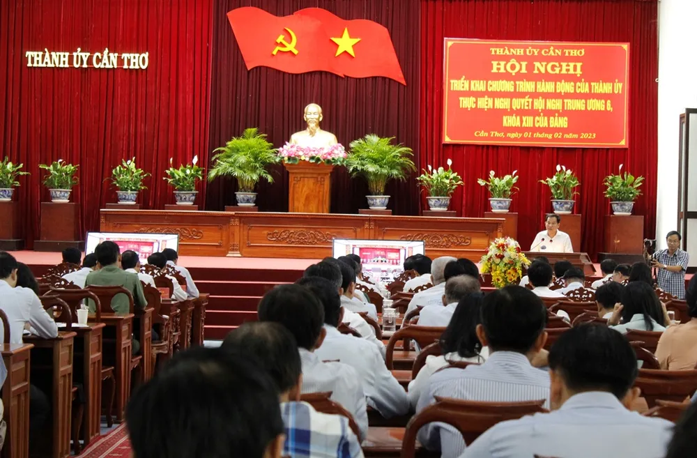 Các đại biểu tham dự hội nghị ngày 1-2. Ảnh: NHẪN NAM