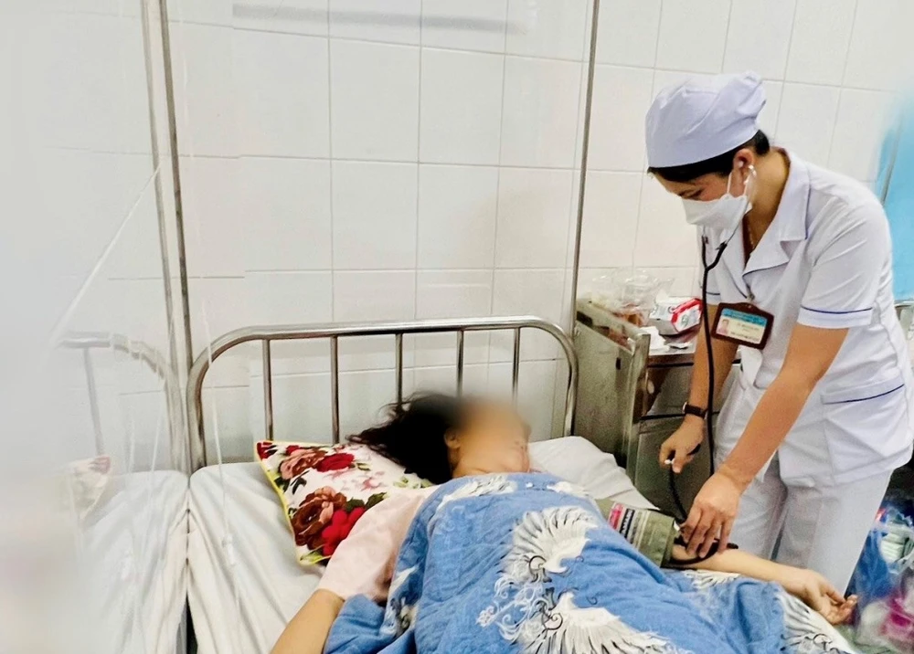 cứu sống mẹ con sản phụ bị vỡ tử cung