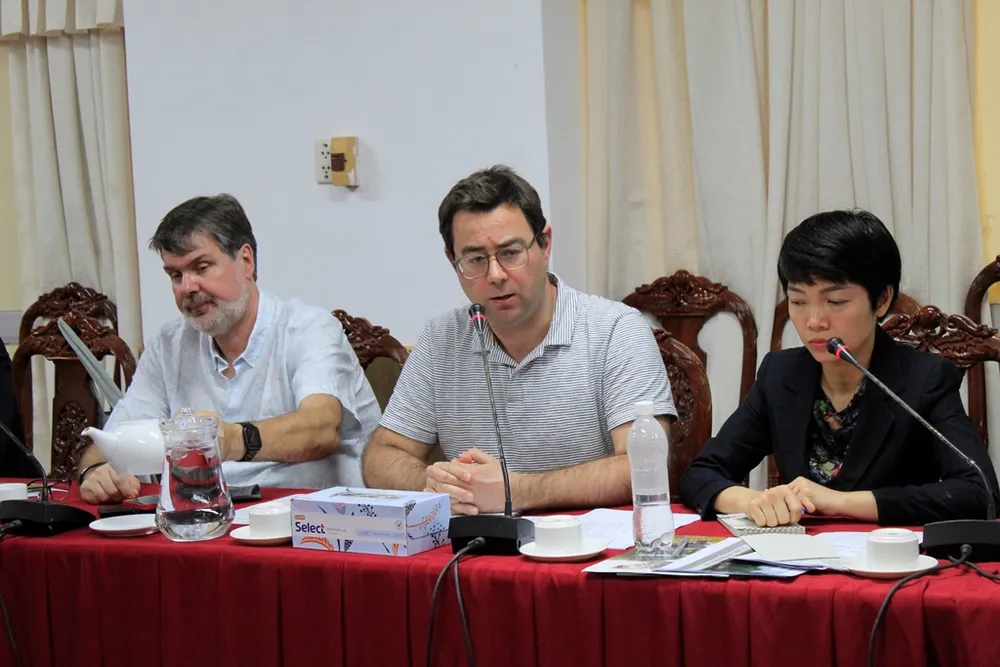 Đoàn công tác Ủy ban ngân sách của Quốc hội Đức làm việc tại Cần Thơ chiều 9-3. Ảnh: NHẪN NAM Đoàn công tác Ủy ban ngân sách của Quốc hội Đức làm việc tại Cần Thơ chiều 9-3. Ảnh: NHẪN NAM