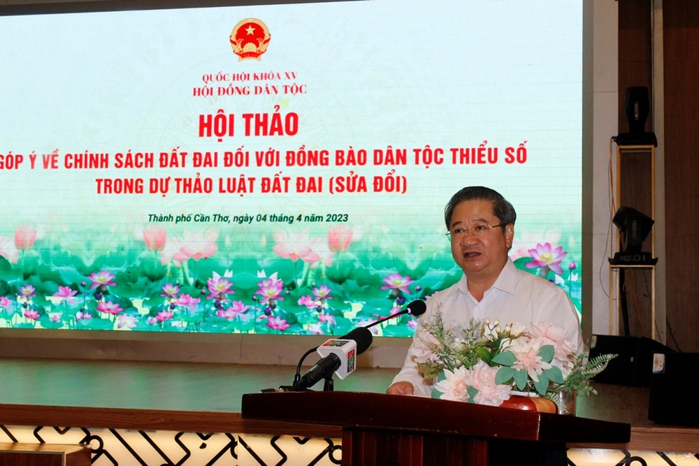 Chủ tịch Cần Thơ Trần Việt Trường